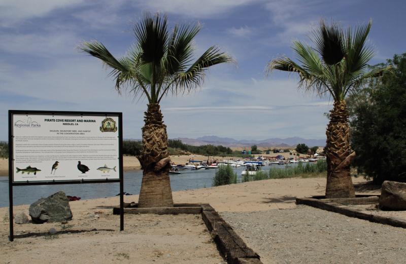 Pirate Cove Resort & Marina Needles Zewnętrze zdjęcie